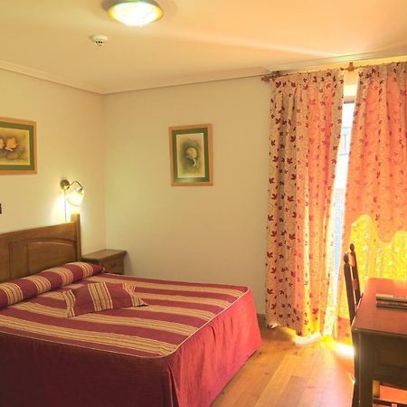 Hotel Jacobeo Белорадо Екстериор снимка
