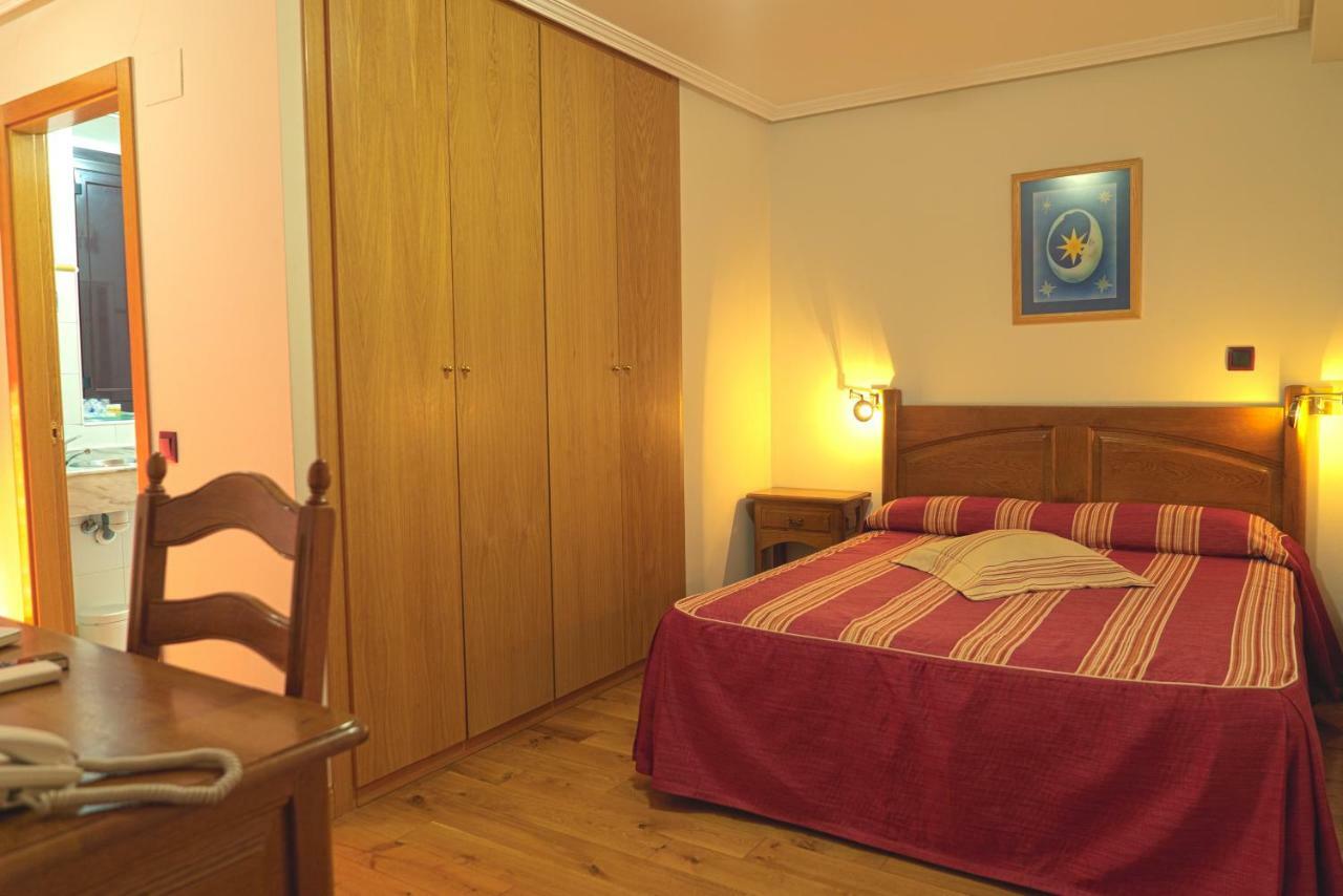Hotel Jacobeo Белорадо Екстериор снимка