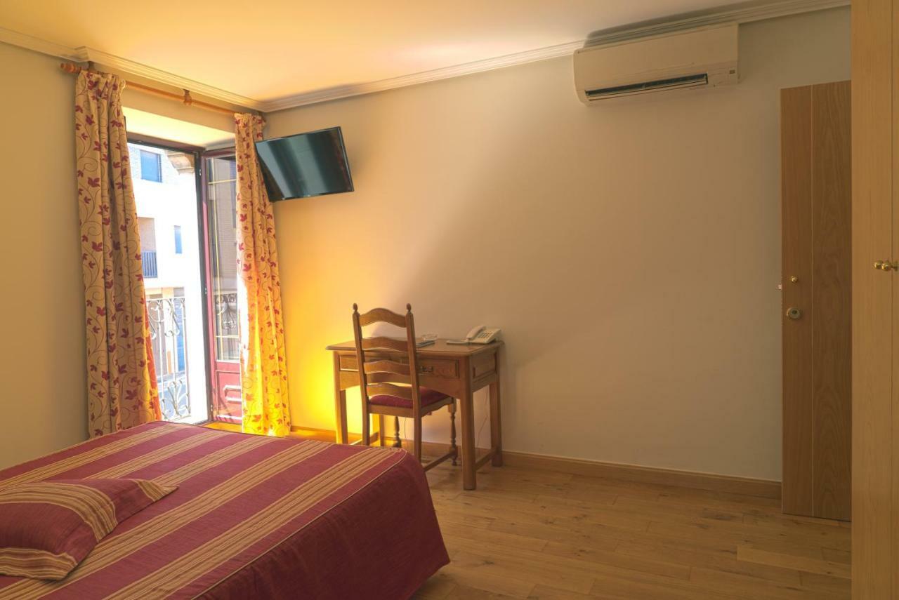 Hotel Jacobeo Белорадо Екстериор снимка
